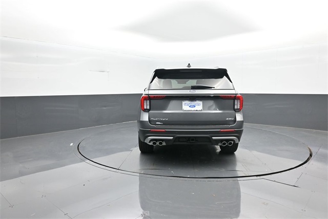 2025 Ford Explorer Platinum photo 3