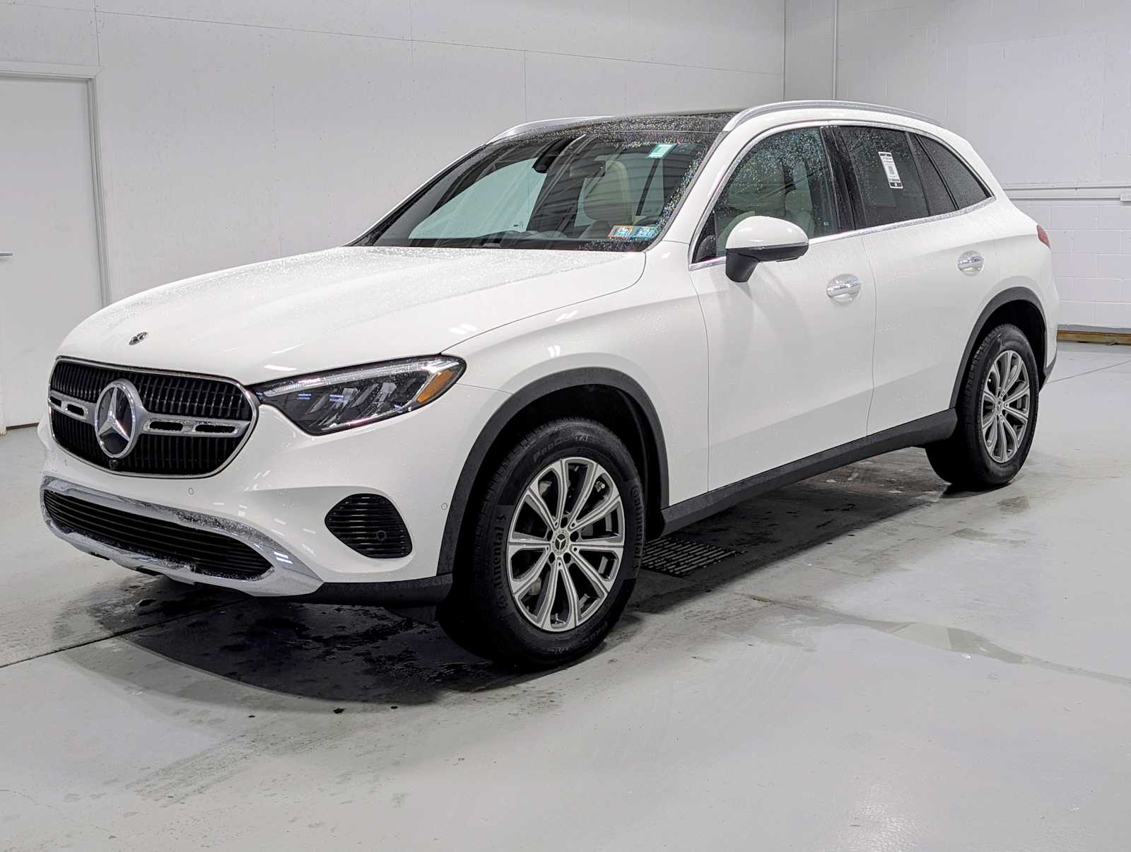 2025 Mercedes-Benz GLC Base's photo