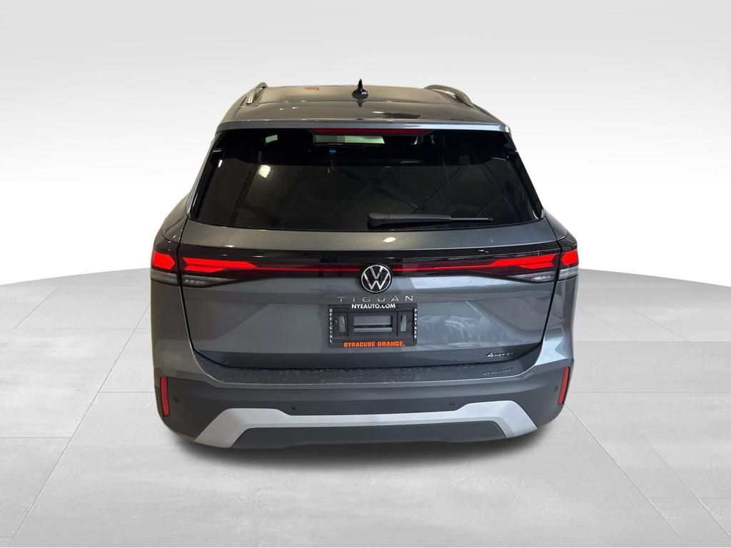 2025 Volkswagen Tiguan S photo 4