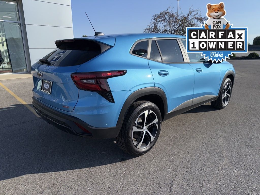 2025 Chevrolet Trax photo 3