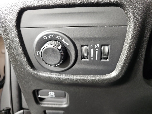 2025 Jeep Grand Cherokee Laredo Altitude photo 18