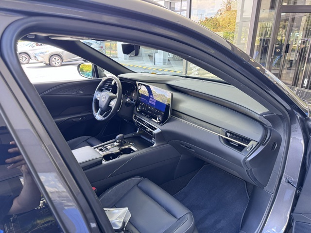 2025 Lexus RX 450h+ Luxury photo 24