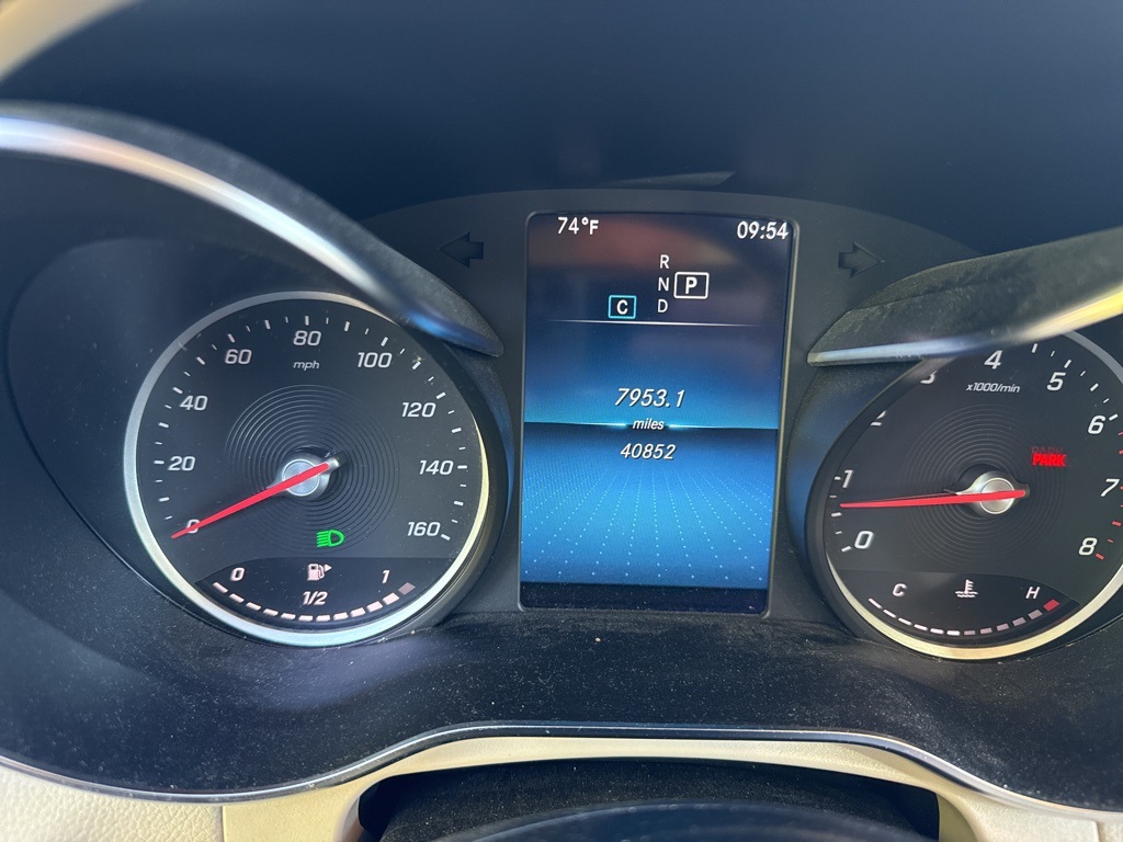 2022 Mercedes Benz GLC 300 photo 3