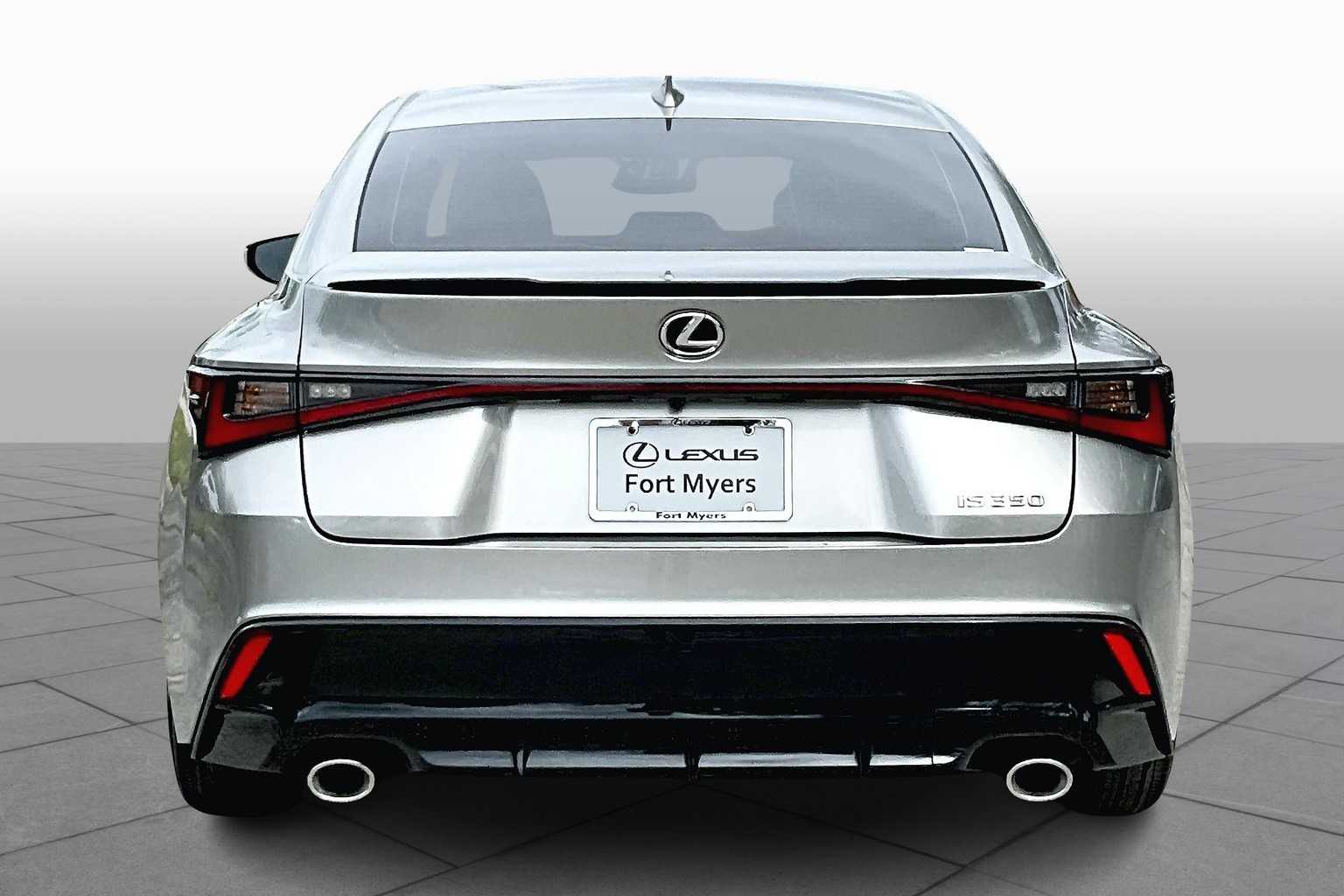 2023 Lexus IS F SPORT photo 4