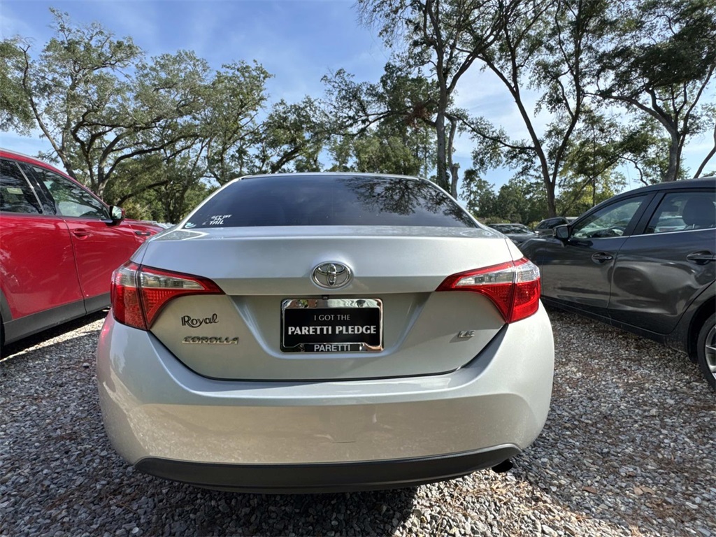 2016 Toyota Corolla LE photo 5