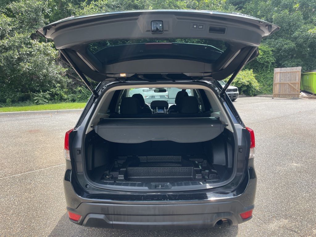 2021 Subaru Forester Premium photo 16