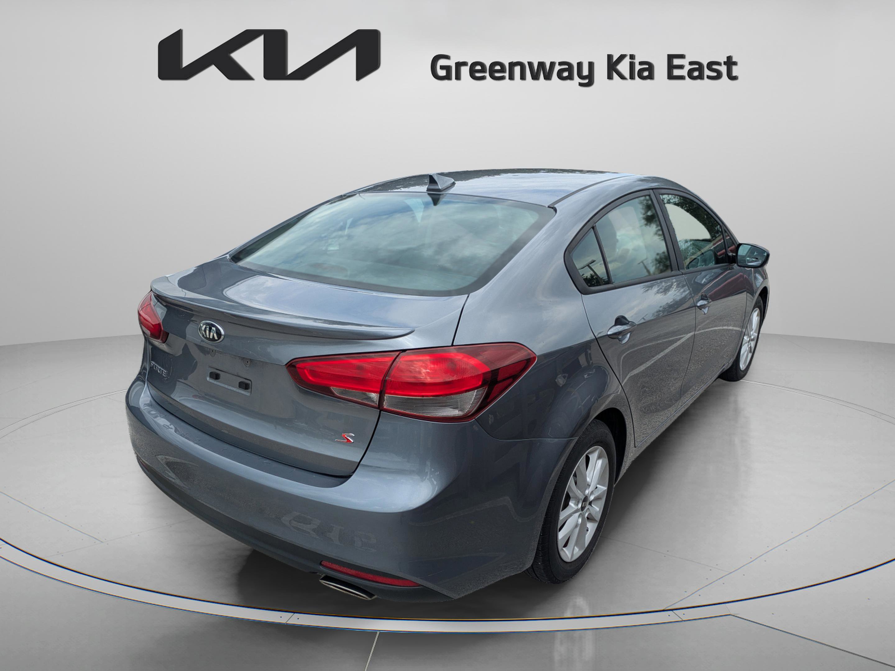 2017 Kia Forte S photo 8