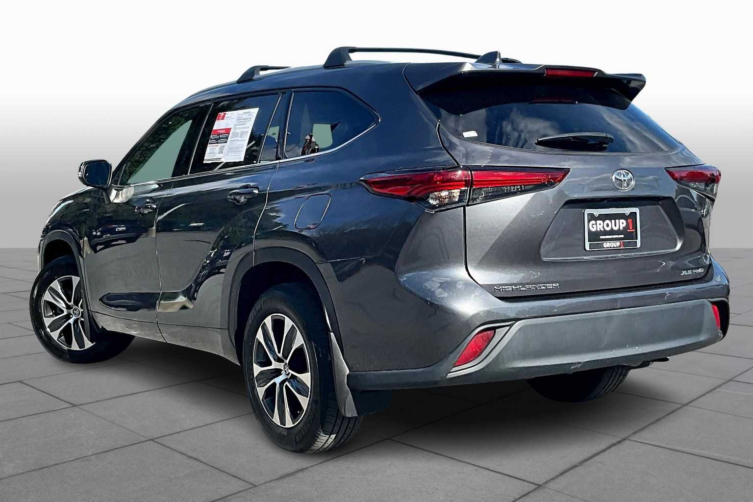 2022 Toyota Highlander XLE photo 11