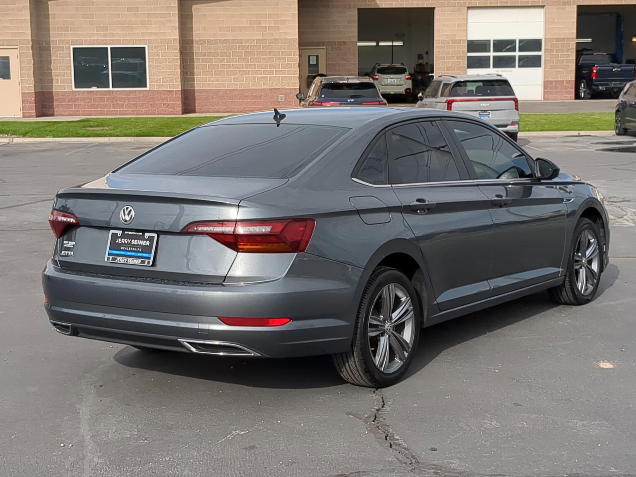 2019 Volkswagen Jetta R-Line photo 4
