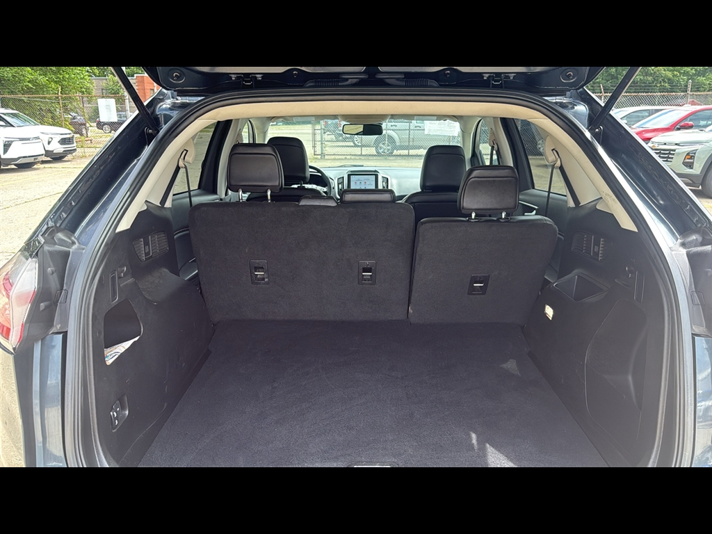 2023 Ford Edge SEL photo 23