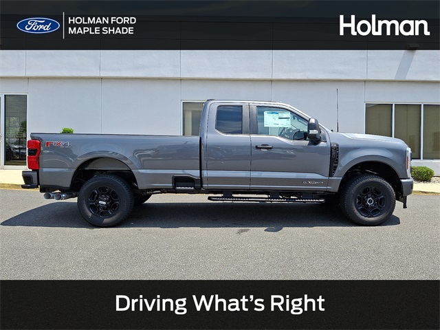 2025 Ford F-250 Super Duty XL's photo