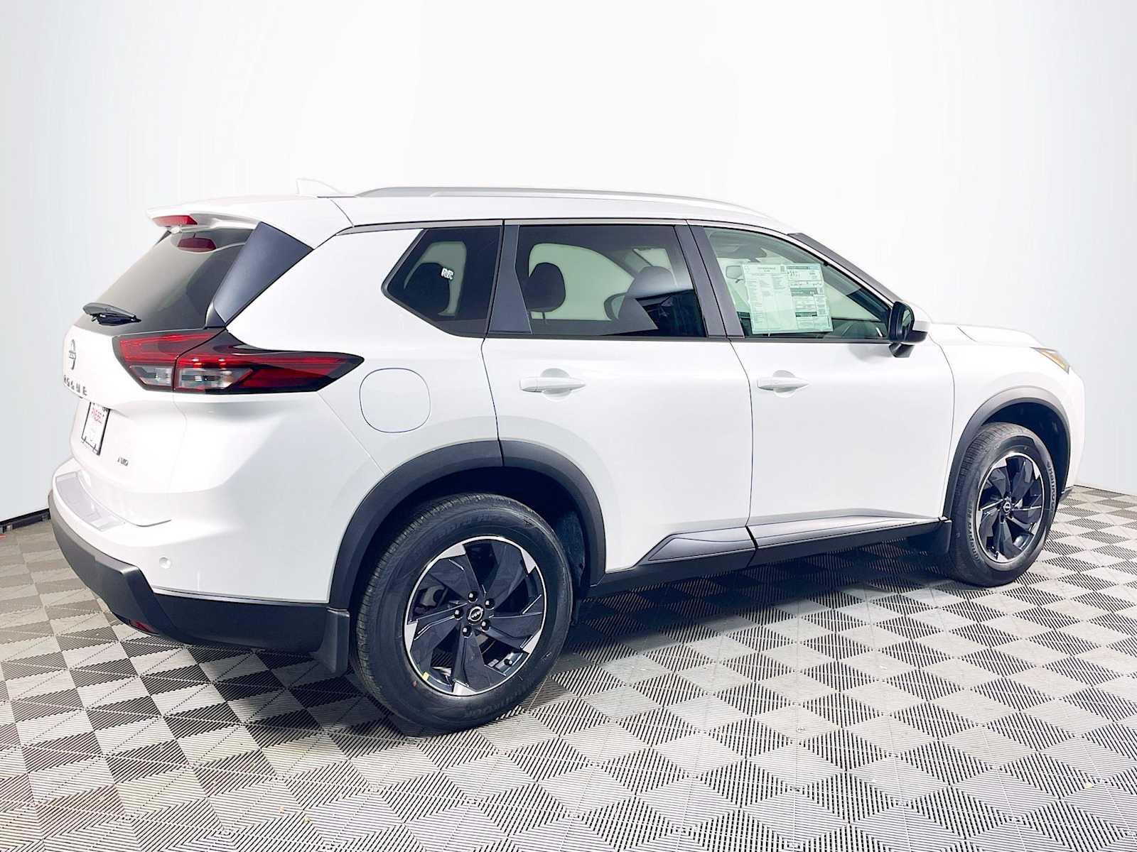 2026 Nissan Rogue SV photo 2