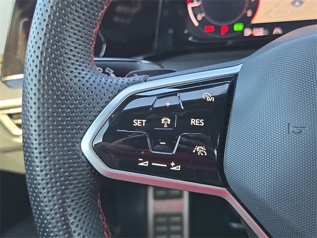 2024 Volkswagen Golf GTI SE photo 13
