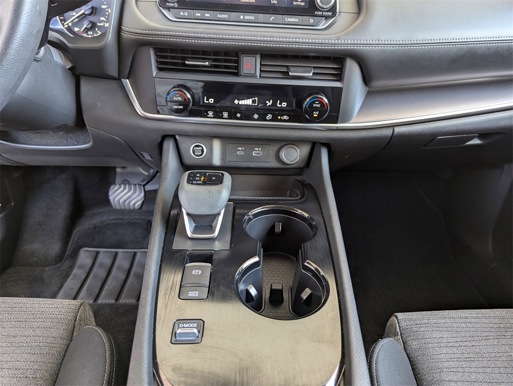 2023 Nissan Rogue SV photo 26