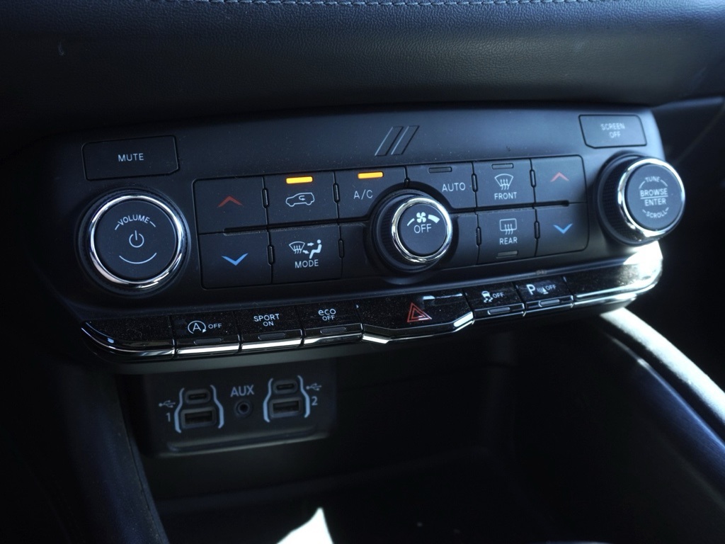 2022 Dodge Durango SXT photo 16