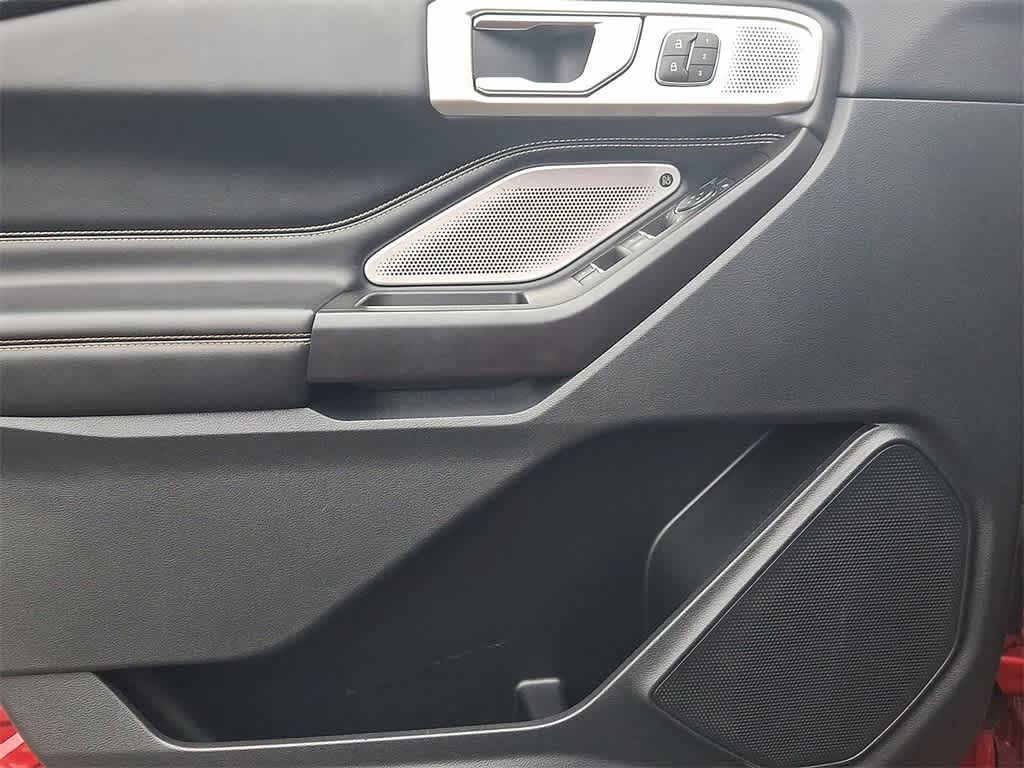 2020 Ford Explorer ST photo 16
