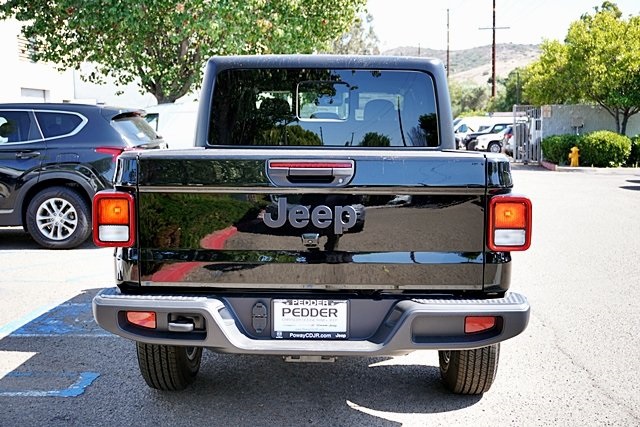 New 2025 Black Clear-Coat Exterior Paint Jeep Sport S image 10