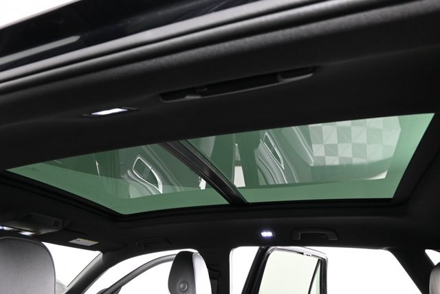 2025 Volkswagen Atlas Cross Sport SEL Premium R-Line photo 4