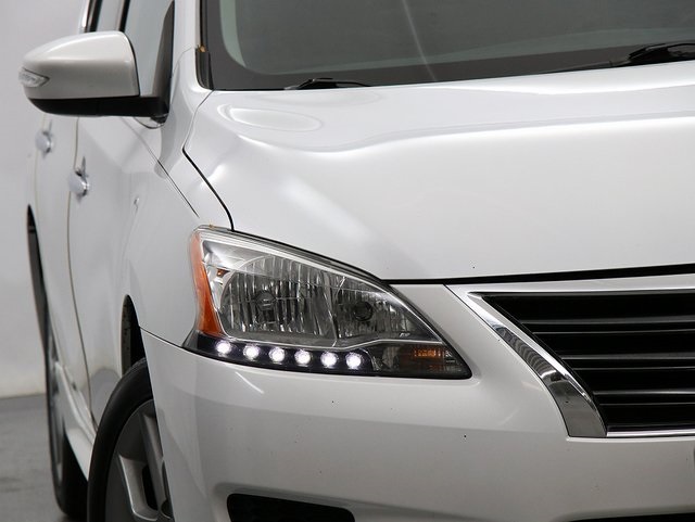 2015 Nissan Sentra SR photo 3