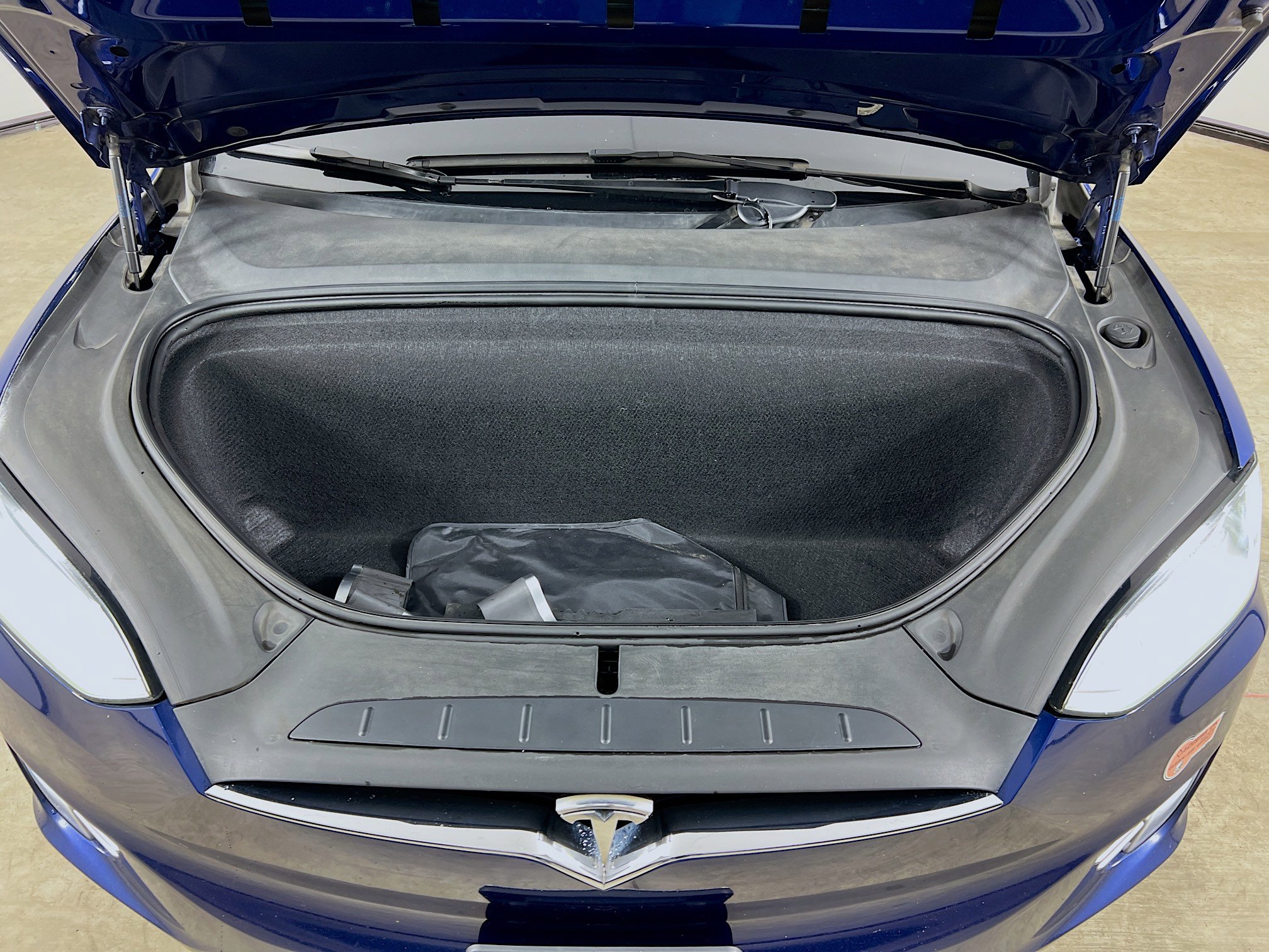 2019 Tesla Model X 75D photo 29
