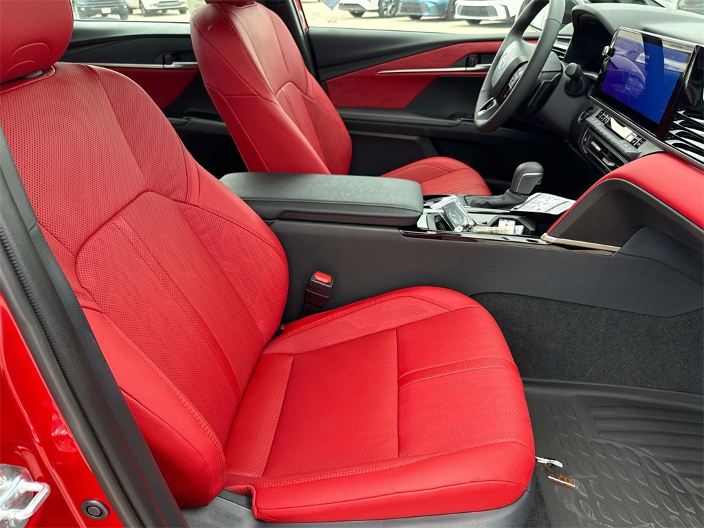 2025 Toyota Camry XSE photo 9