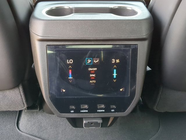 2025 Gmc Yukon AT4 Ultimate photo 15