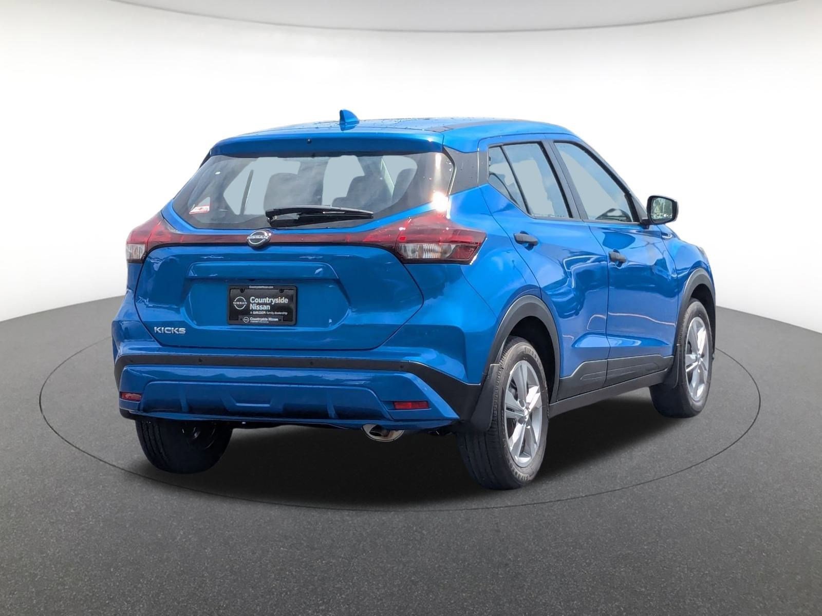 2025 Nissan Kicks Play S photo 5