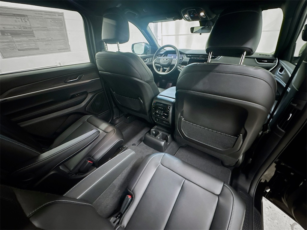 2025 Jeep Grand Cherokee Limited photo 29