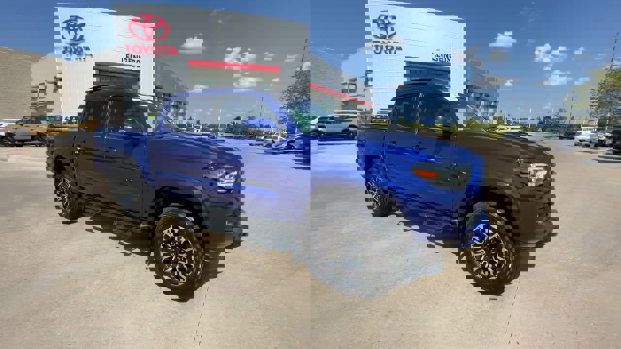 Used 2022 Toyota Tacoma TRD Sport with VIN 3TMCZ5AN6NM481175 for sale in Kansas City