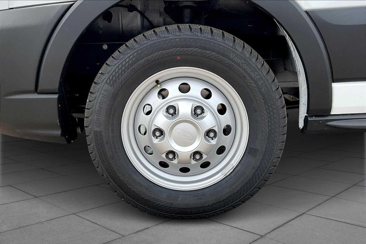 2025 Ford Transit Cargo Van photo 10
