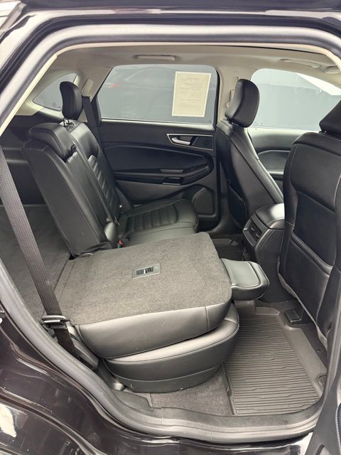 2022 Ford Edge SEL photo 44