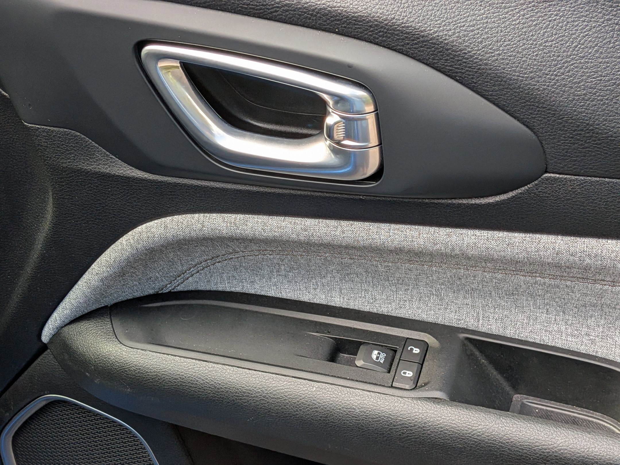 2022 Jeep Compass Latitude Lux photo 35