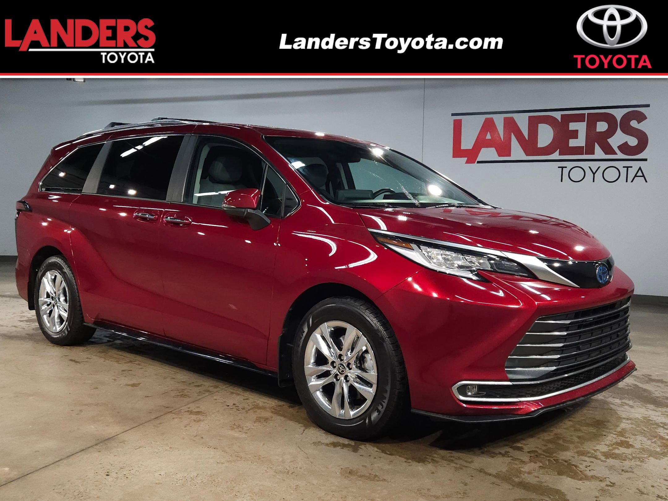 2024 Toyota Sienna Limited's photo