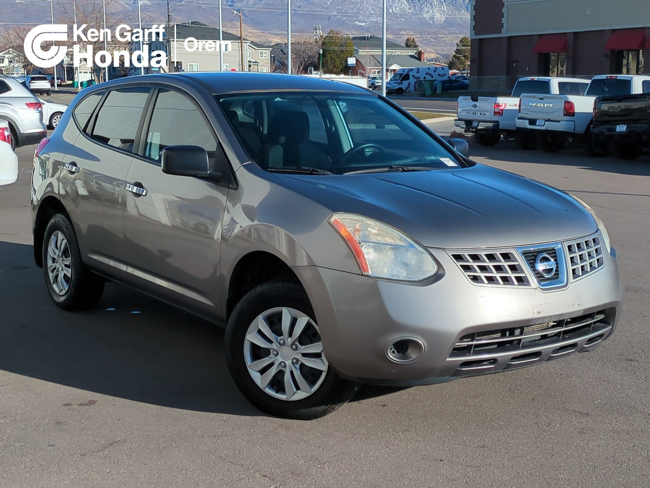 2010 Nissan Rogue S's photo