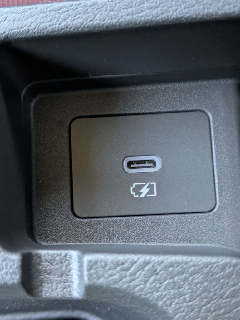 2025 Nissan Versa SR photo 20