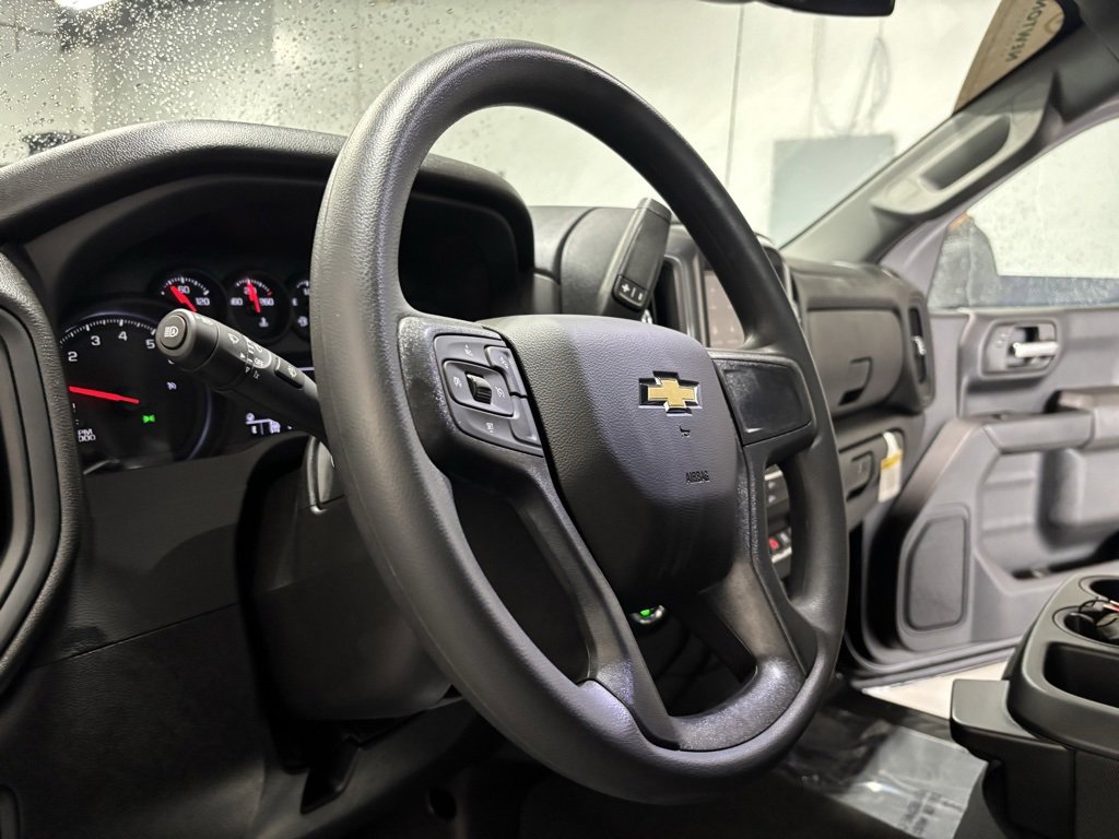 2025 Chevrolet Silverado 1500 Custom photo 10