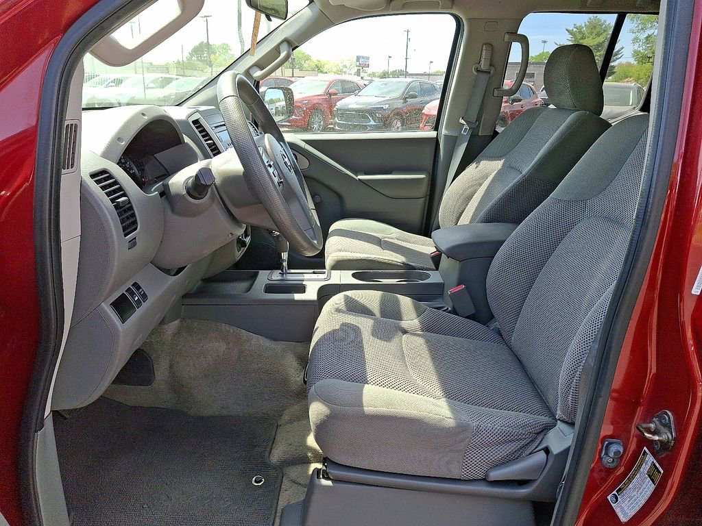 2015 Nissan Frontier S Crew Cab photo 14