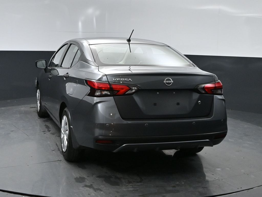 2024 Nissan Versa 1.6 S photo 3