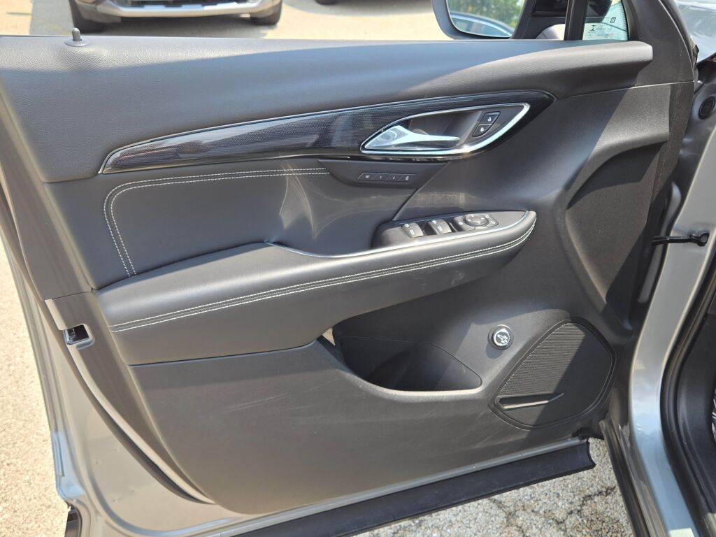 2023 Buick Envision Essence photo 24