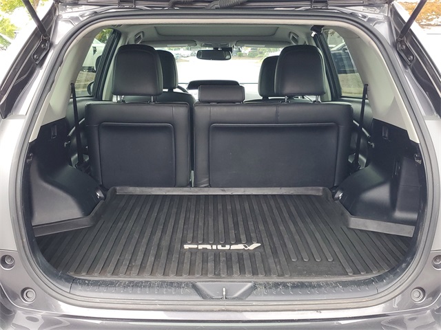 2017 Toyota Prius V Five photo 10