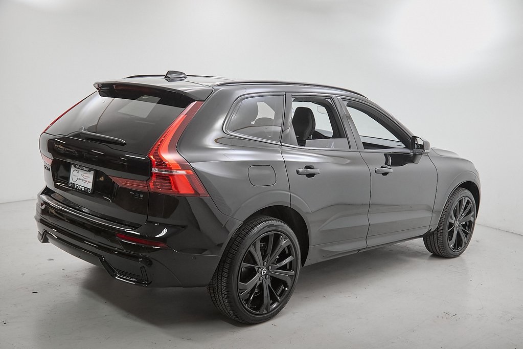 2025 VOLVO XC60 - Image 8