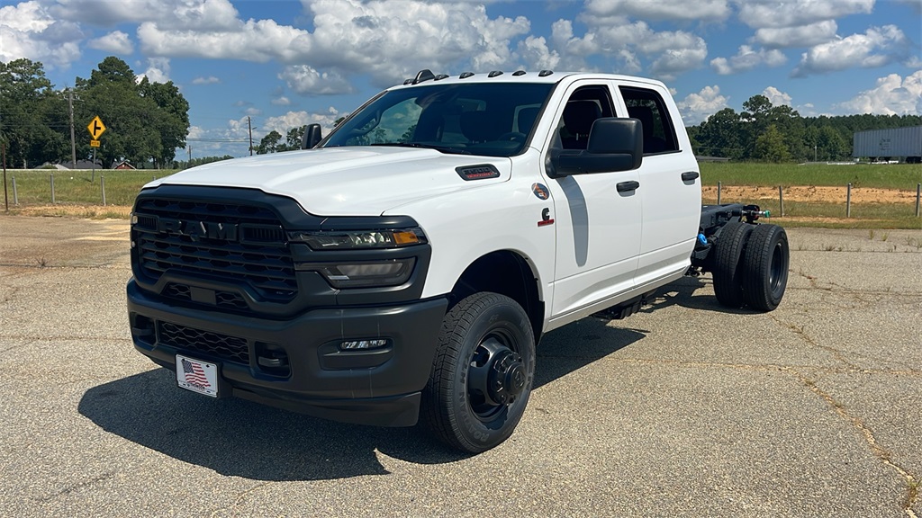 2025 Ram 3500 Tradesman photo 2