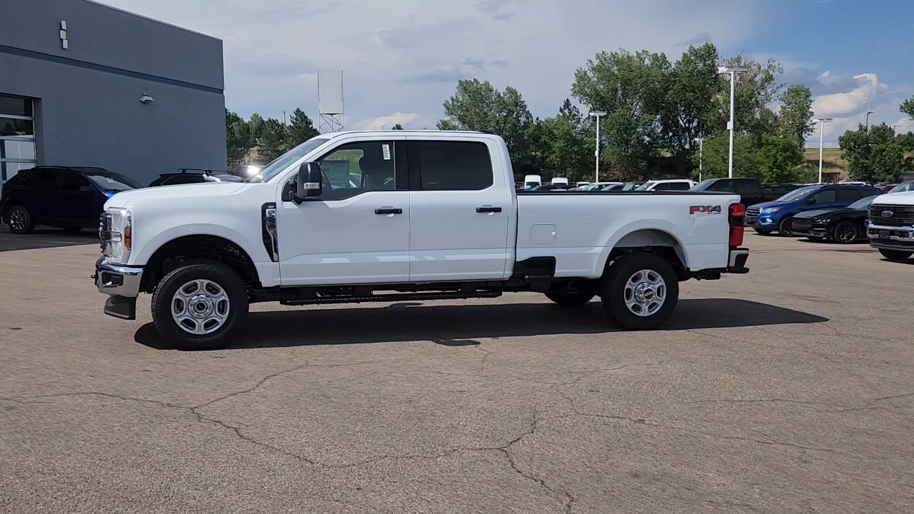 2025 Ford F-250 XLT photo 2