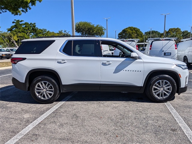 2023 Chevrolet Traverse Cloth photo 3