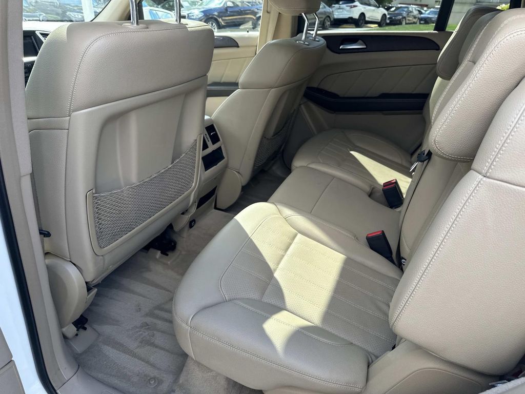 2016 Mercedes Benz GL 450 photo 32