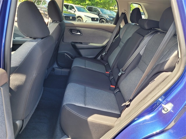 2023 Nissan Rogue SV photo 6