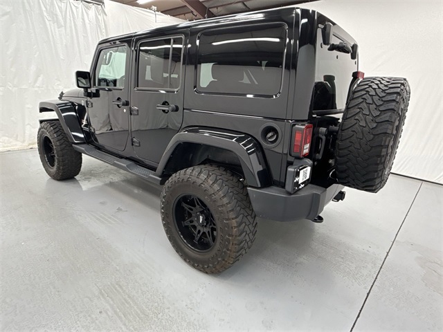 2015 Jeep Wrangler Unlimited Sahara photo 3