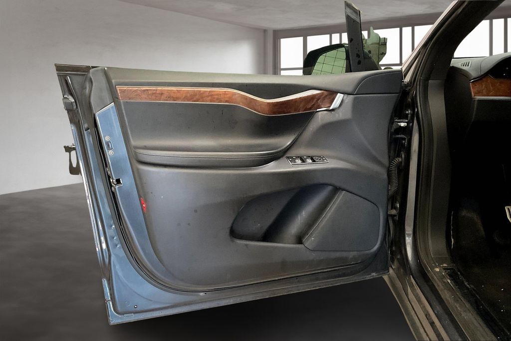 2019 Tesla Model X Performance photo 20