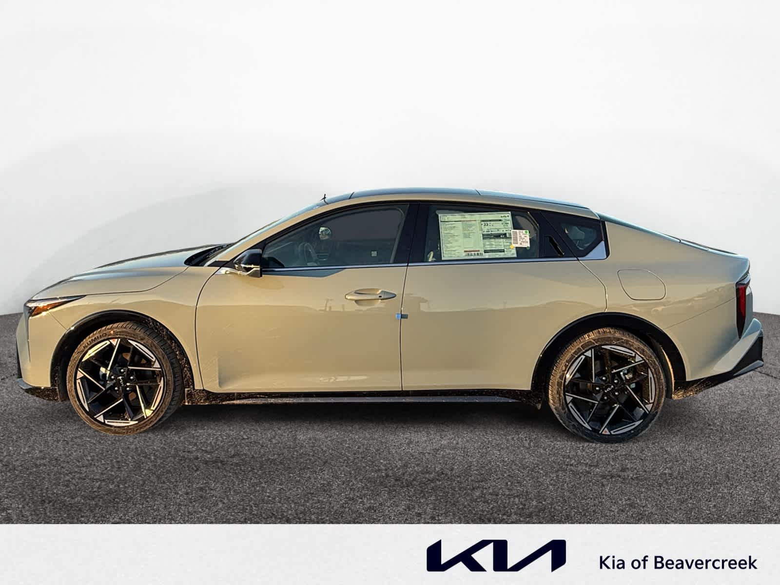 2025 Kia K4 GT-Line photo 2