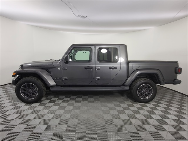 2022 Jeep Gladiator Overland photo 2